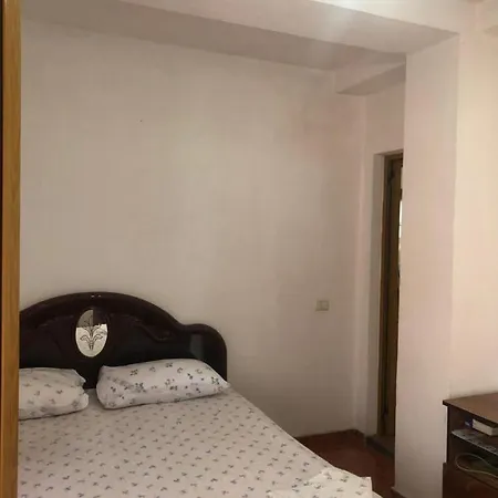 Habitación en casa particular Osman Lleshi *