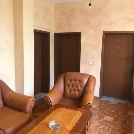 Osman Lleshi Habitación en casa particular